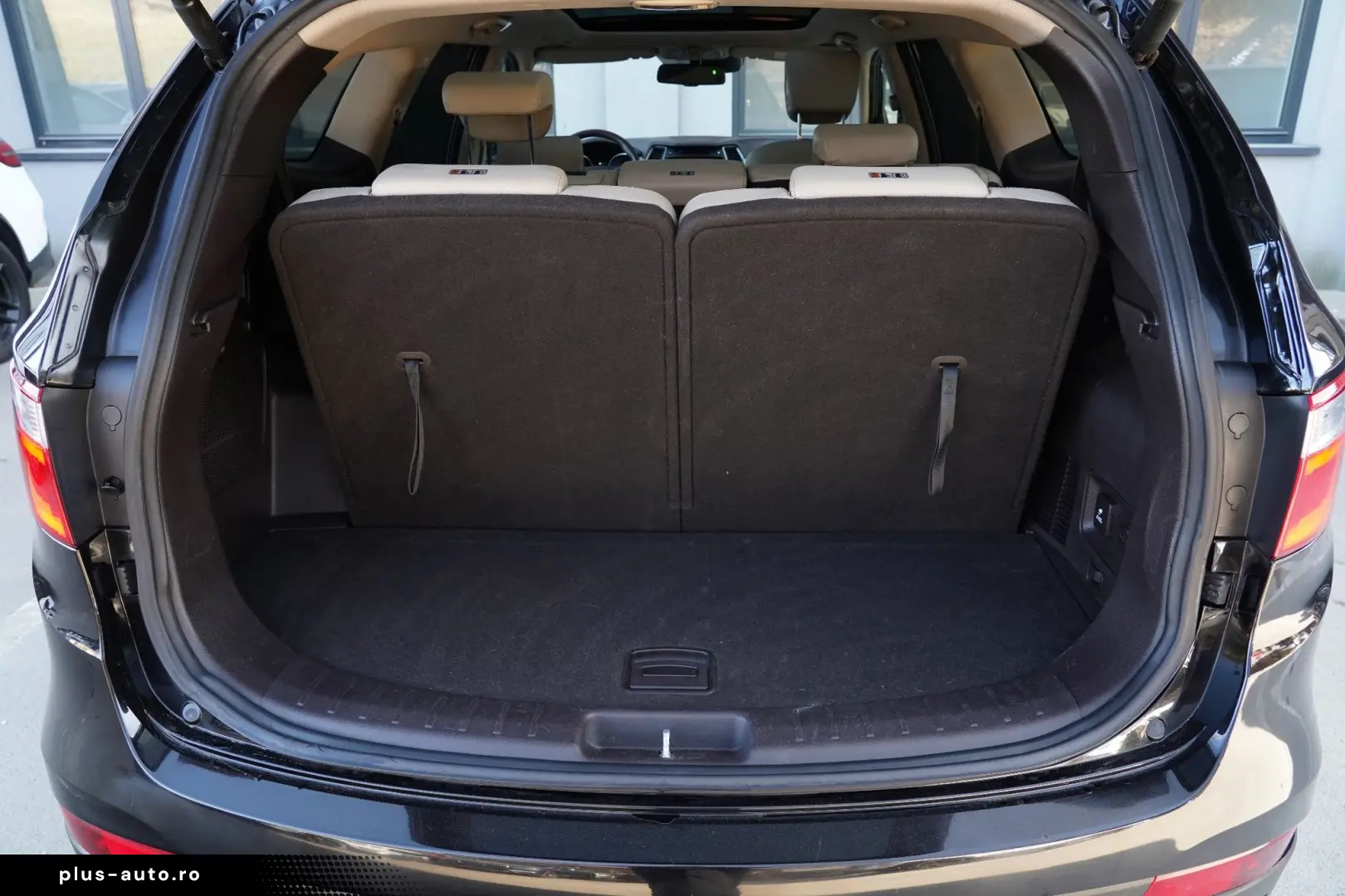 Hyundai Grand-Santa-Fe