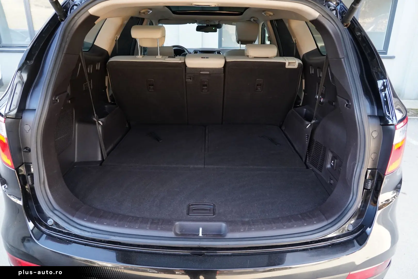 Hyundai Grand-Santa-Fe