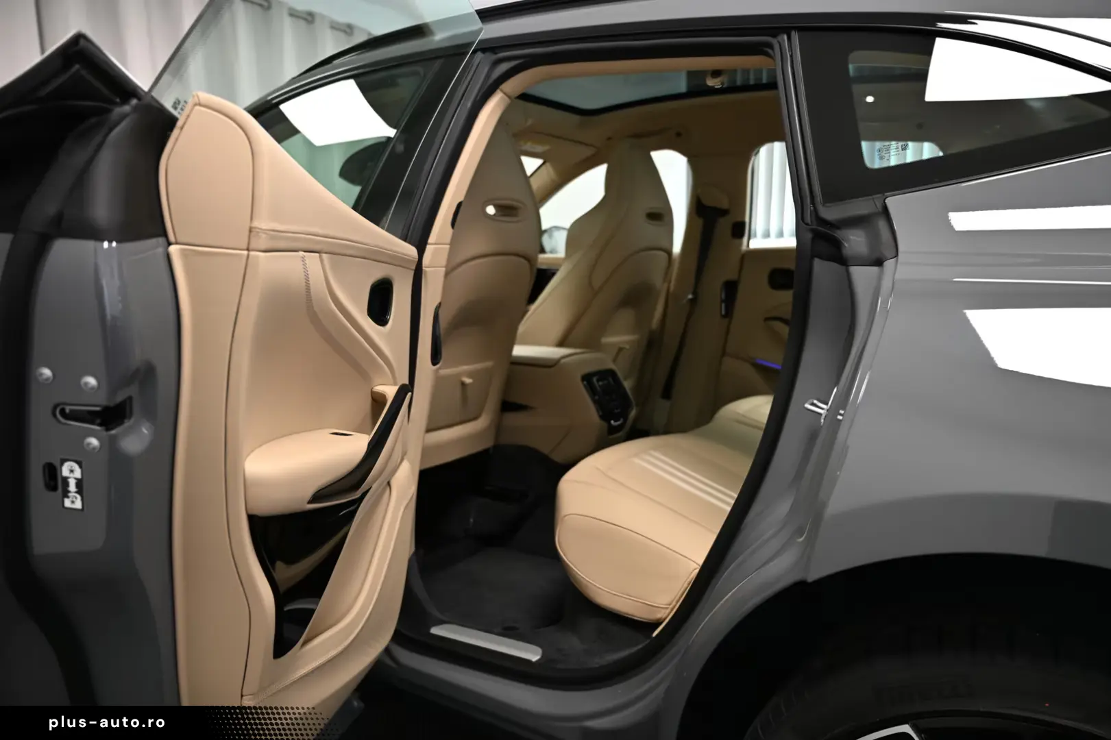 Aston Martin DBX 707   China Grey   Sandstorm