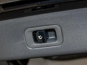 MERCEDES-BENZ GLC 300 d 4M  AMG Night Digital Pano AHK PREM