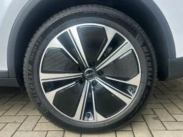 BYD TANG EV AWD 7-Seat Panorama Ambient FACELIFT