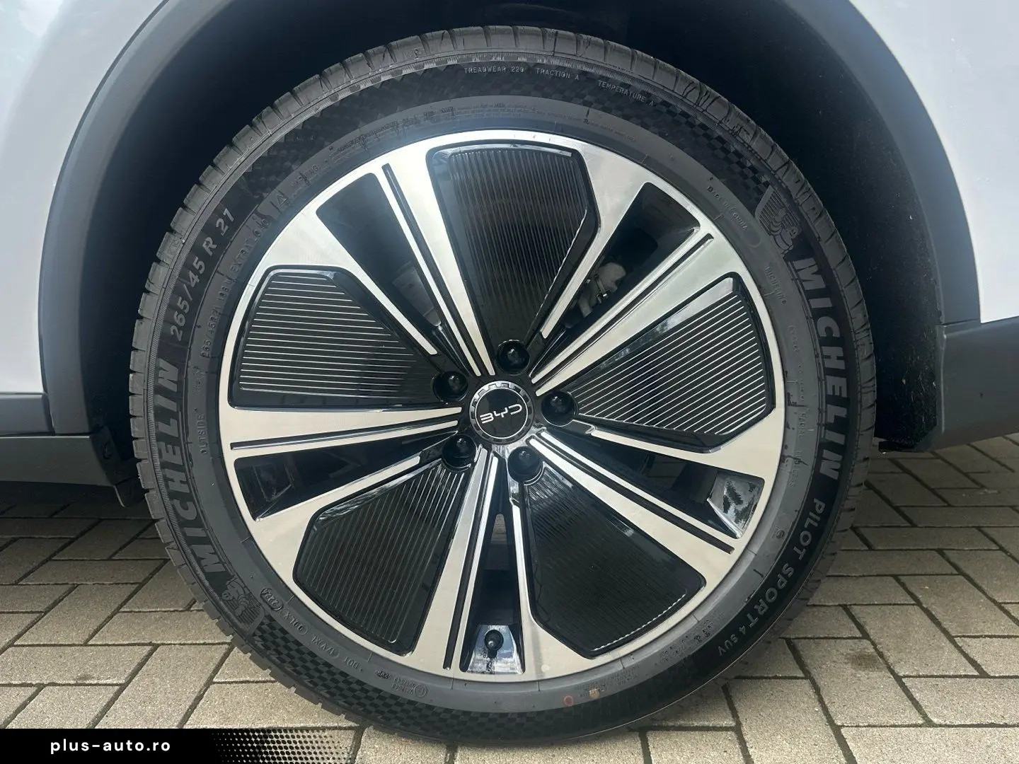 BYD TANG EV AWD 7-Seat Panorama Ambient FACELIFT