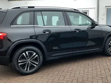 MERCEDES-BENZ GLB 200  7 locuri Distronic Camera