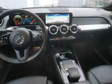 MERCEDES-BENZ GLB 200  7 locuri Distronic Camera