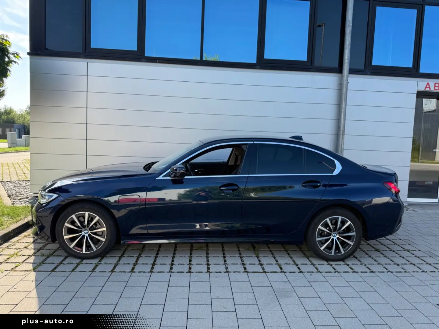 BMW 330e xDrive Luxury Leder Laser Head-UP AHK