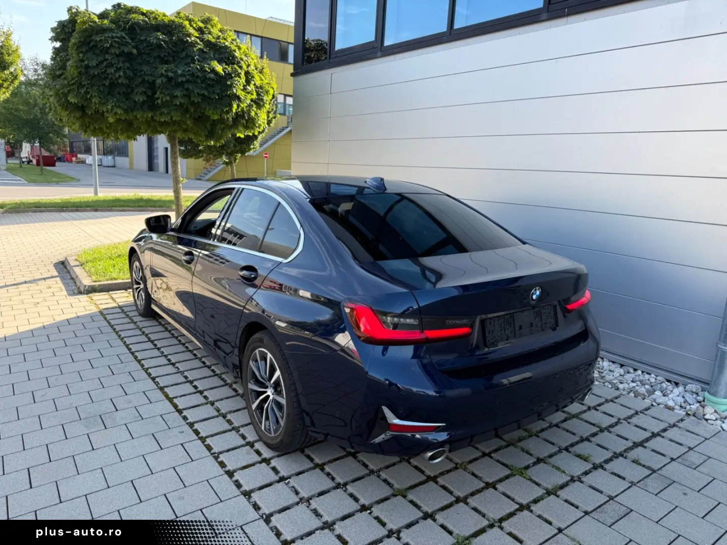 BMW 330e xDrive Luxury Leder Laser Head-UP AHK