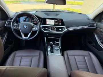 BMW 330e xDrive Luxury Leder Laser Head-UP AHK
