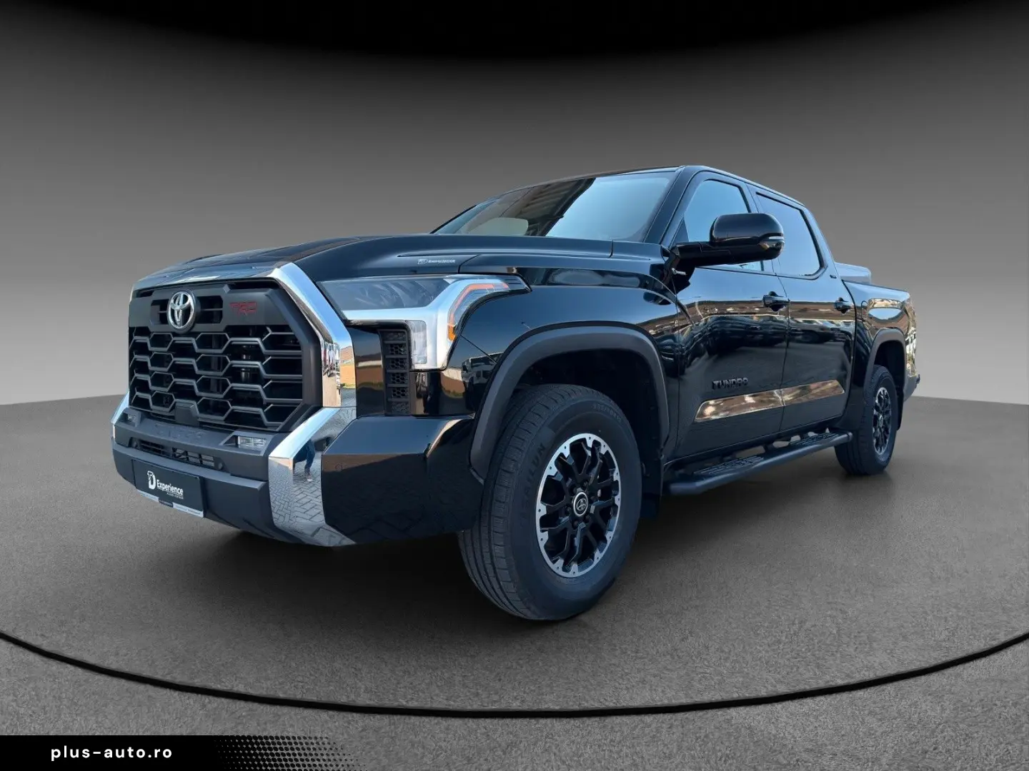 TOYOTA Tundra Crew Max SR 4x4