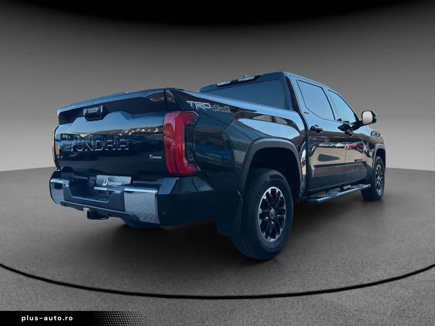 TOYOTA Tundra Crew Max SR 4x4