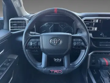 TOYOTA Tundra Crew Max SR 4x4