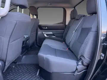 TOYOTA Tundra Crew Max SR 4x4