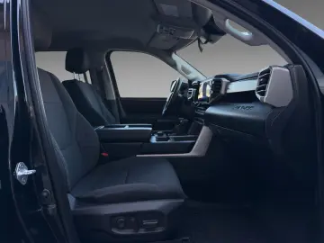 TOYOTA Tundra Crew Max SR 4x4