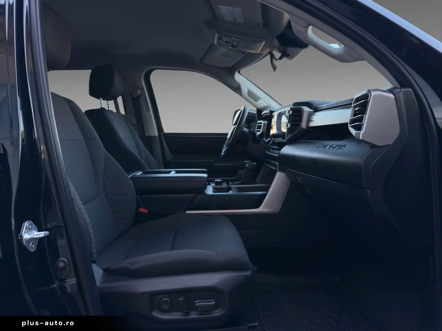 TOYOTA Tundra Crew Max SR 4x4