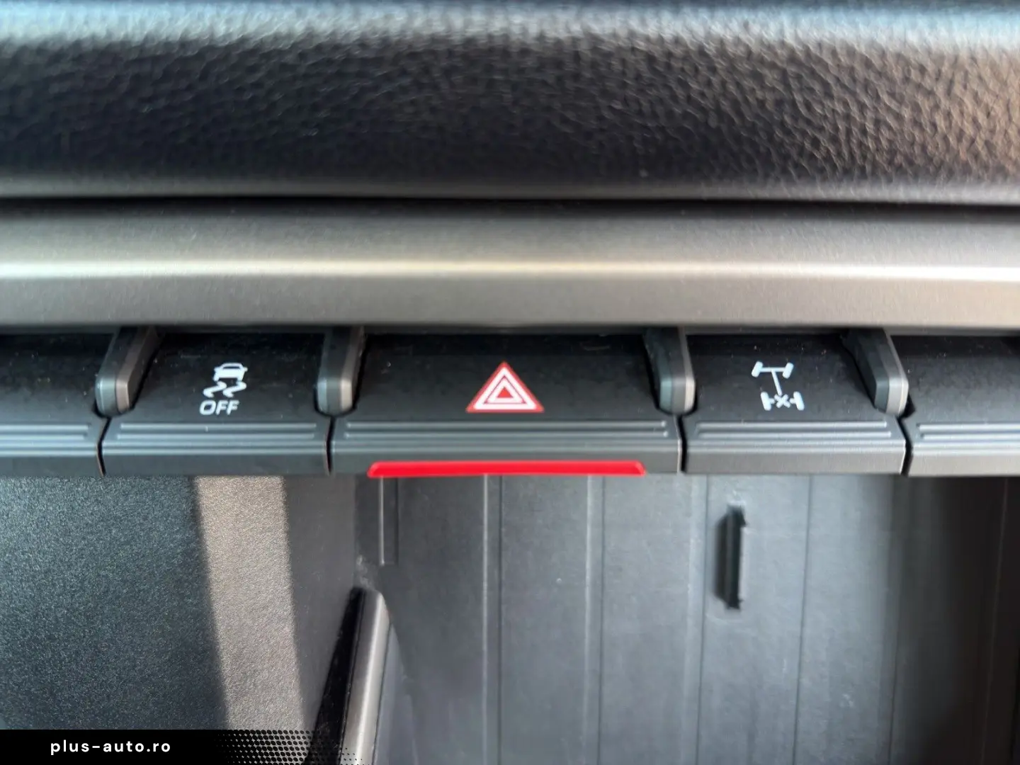 TOYOTA Tundra Crew Max SR 4x4