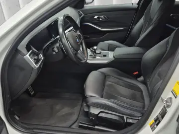 BMW 330e xDrive M Sport