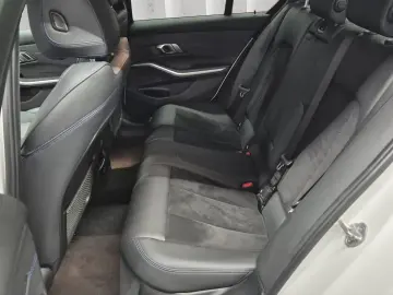 BMW 330e xDrive M Sport