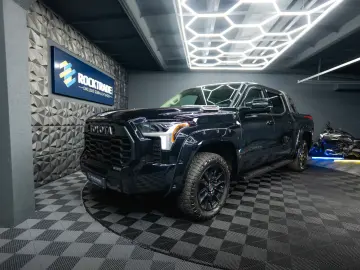 TOYOTA Tundra 3.4L V6 4x4 TRD PRO Style  LED ACC