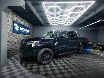 TOYOTA Tundra 3.4L V6 4x4 TRD PRO Style  LED ACC