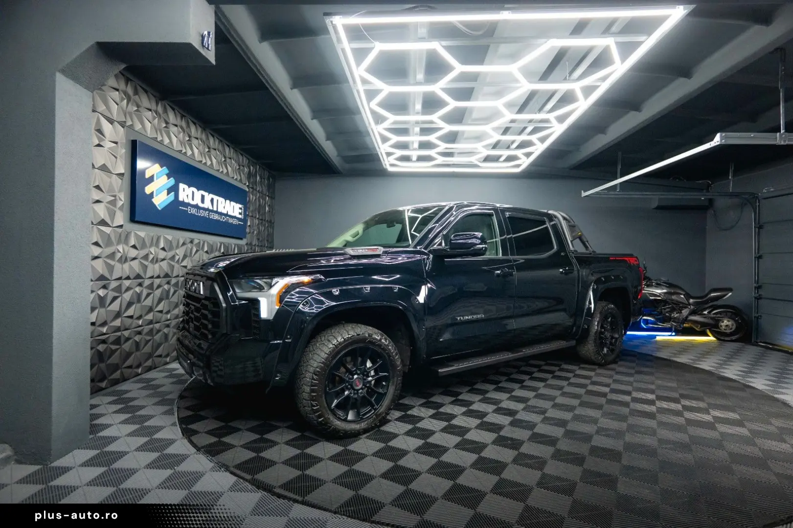 TOYOTA Tundra 3.4L V6 4x4 TRD PRO Style  LED ACC