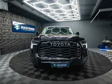 TOYOTA Tundra 3.4L V6 4x4 TRD PRO Style  LED ACC