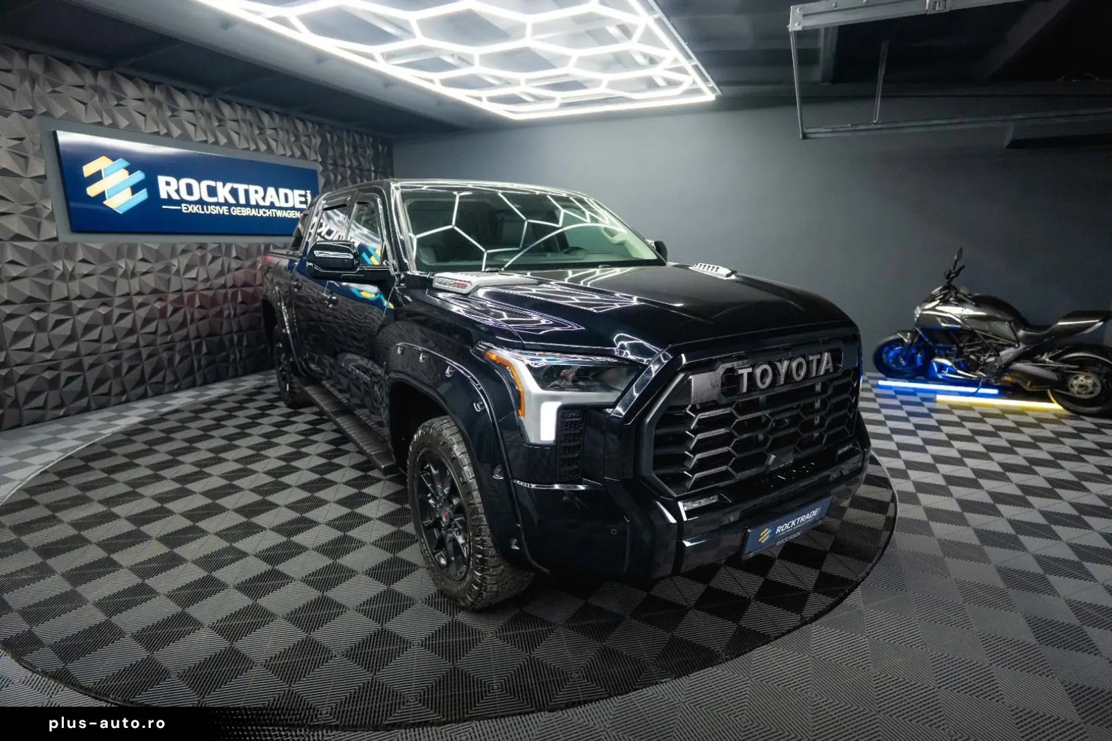 TOYOTA Tundra 3.4L V6 4x4 TRD PRO Style  LED ACC