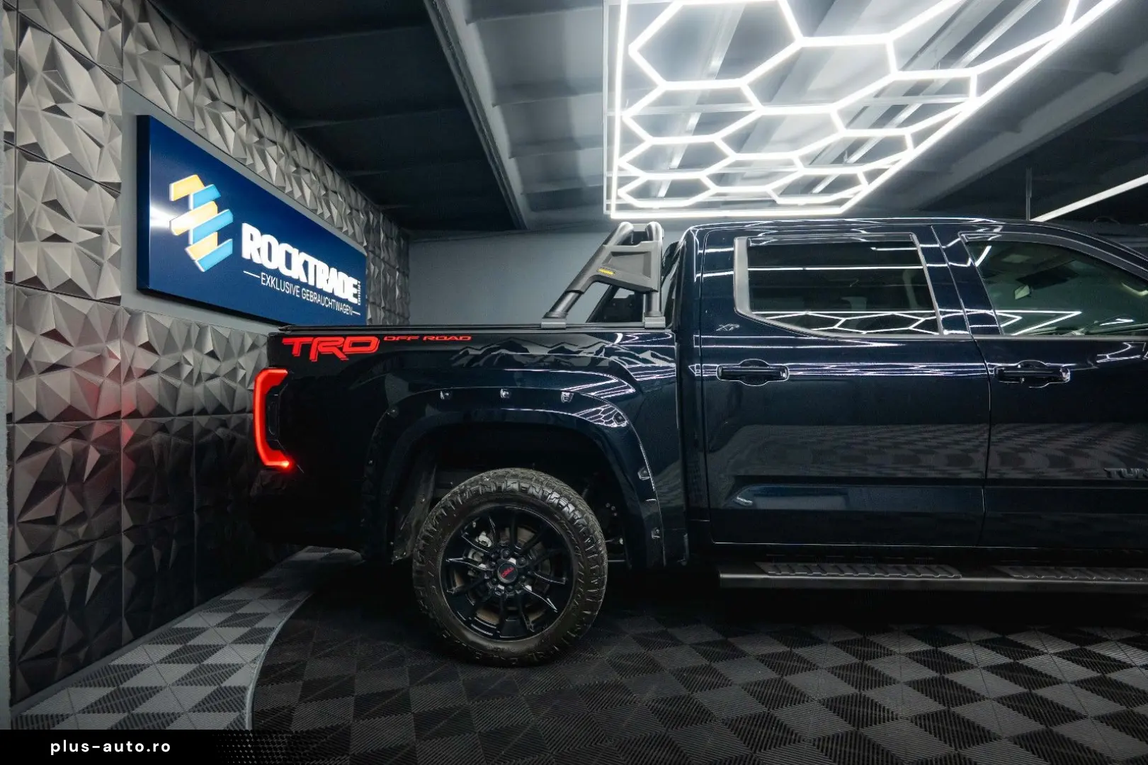 TOYOTA Tundra 3.4L V6 4x4 TRD PRO Style  LED ACC