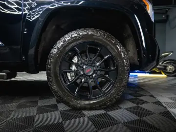 TOYOTA Tundra 3.4L V6 4x4 TRD PRO Style  LED ACC