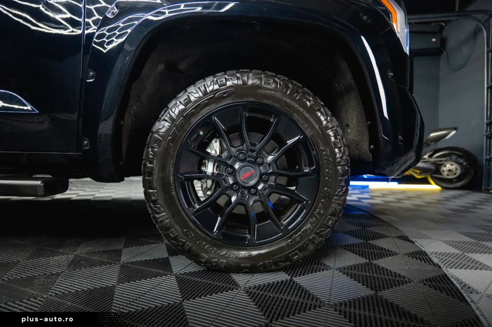 TOYOTA Tundra 3.4L V6 4x4 TRD PRO Style  LED ACC