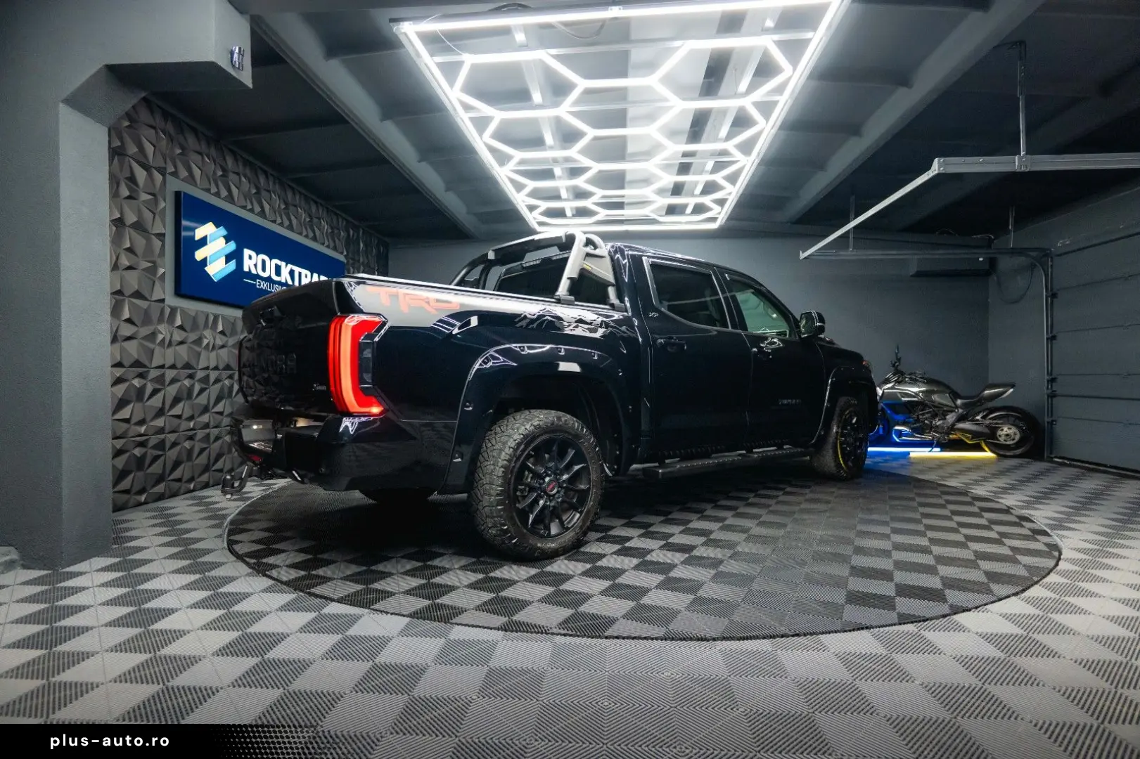 TOYOTA Tundra 3.4L V6 4x4 TRD PRO Style  LED ACC