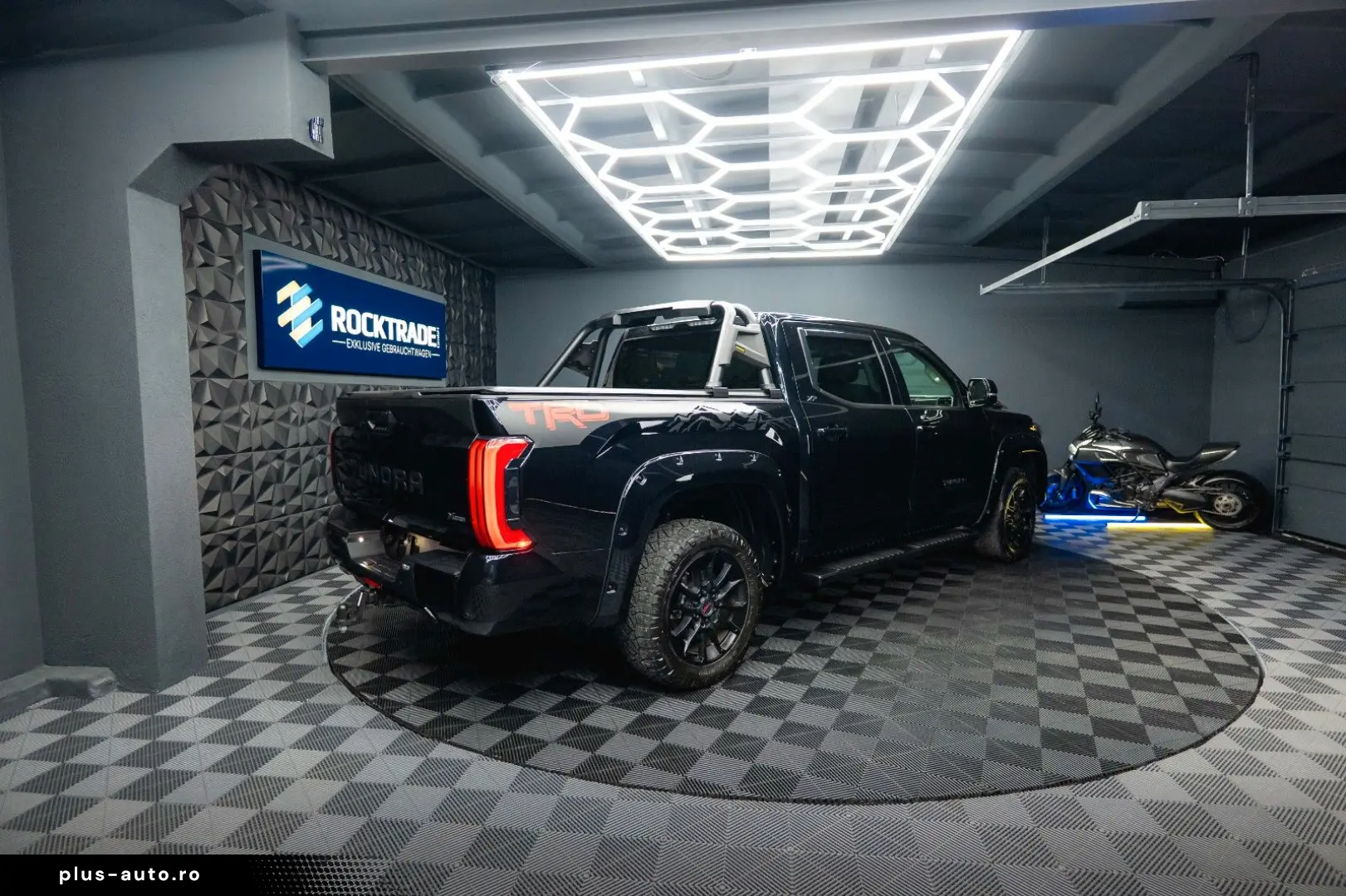TOYOTA Tundra 3.4L V6 4x4 TRD PRO Style  LED ACC