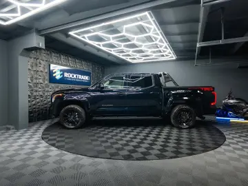 TOYOTA Tundra 3.4L V6 4x4 TRD PRO Style  LED ACC