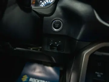 TOYOTA Tundra 3.4L V6 4x4 TRD PRO Style  LED ACC