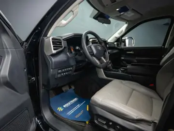 TOYOTA Tundra 3.4L V6 4x4 TRD PRO Style  LED ACC