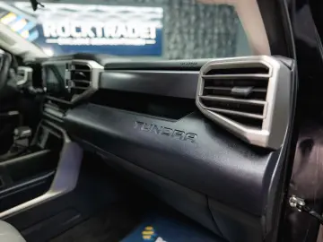 TOYOTA Tundra 3.4L V6 4x4 TRD PRO Style  LED ACC