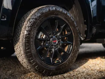 TOYOTA Tundra 3.4L V6 4x4 TRD PRO Style  LED ACC