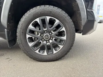 TOYOTA Tundra 3.4 iForceMax V6 Hybrid Crew Max Limited