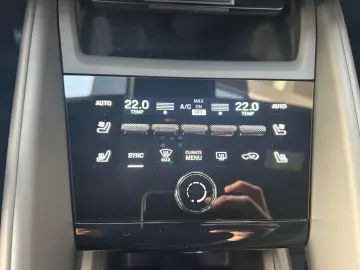 Porsche Macan 4 Pano Air CarPlay MatrixLED BOSE 22