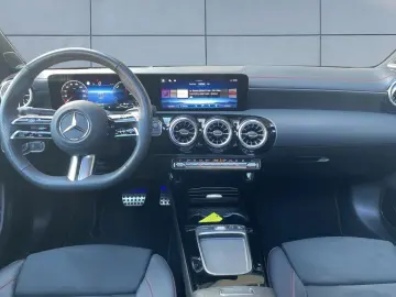 MERCEDES-BENZ CLA 250 e AMG PREMIUM PLUS 19  NIGHT BURM PANO