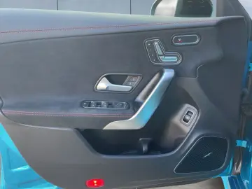 MERCEDES-BENZ CLA 250 e AMG PREMIUM PLUS 19  NIGHT BURM PANO