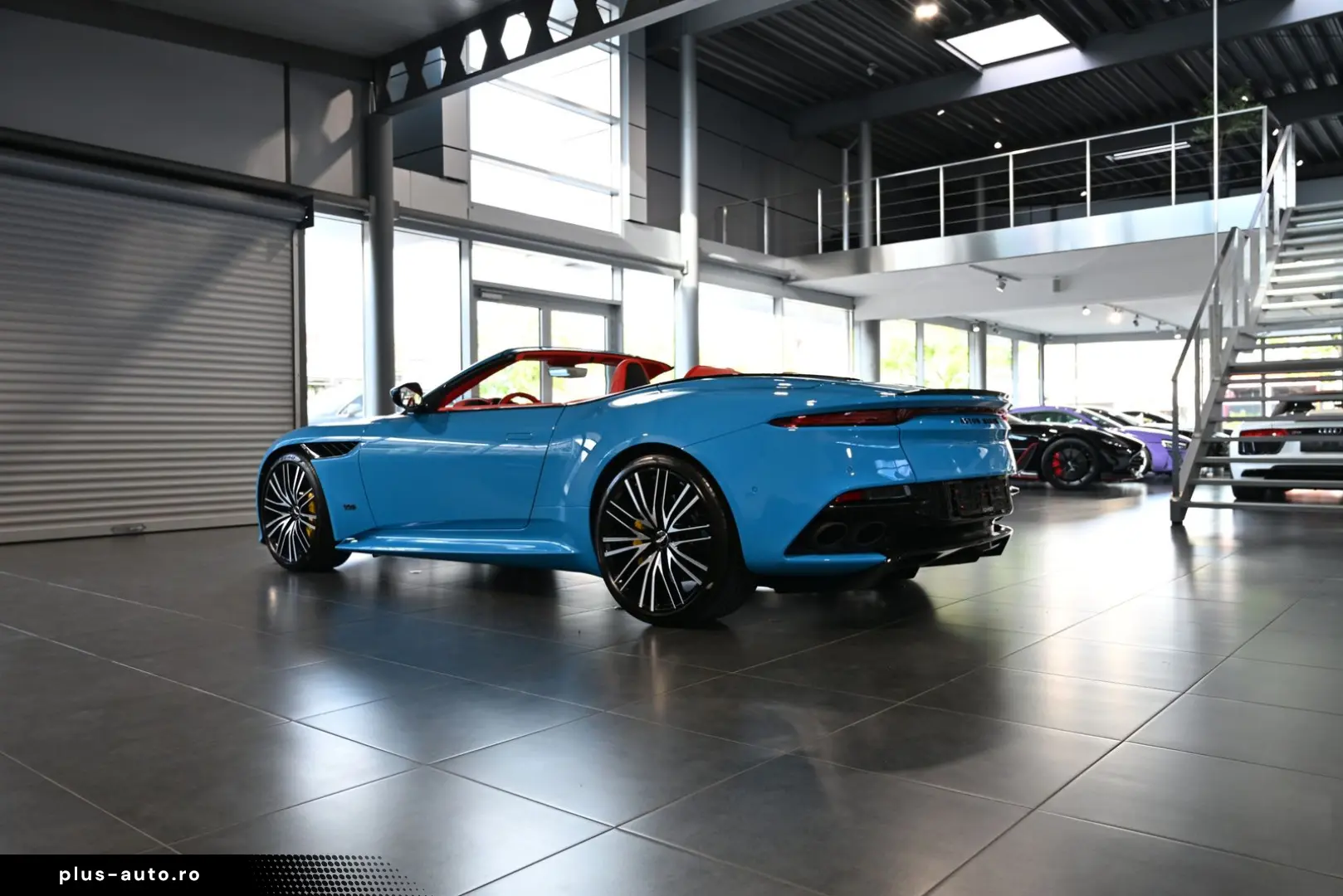 ASTON MARTIN DBS Volante   Elwood Blue-Vivid Red   Titan-AGA