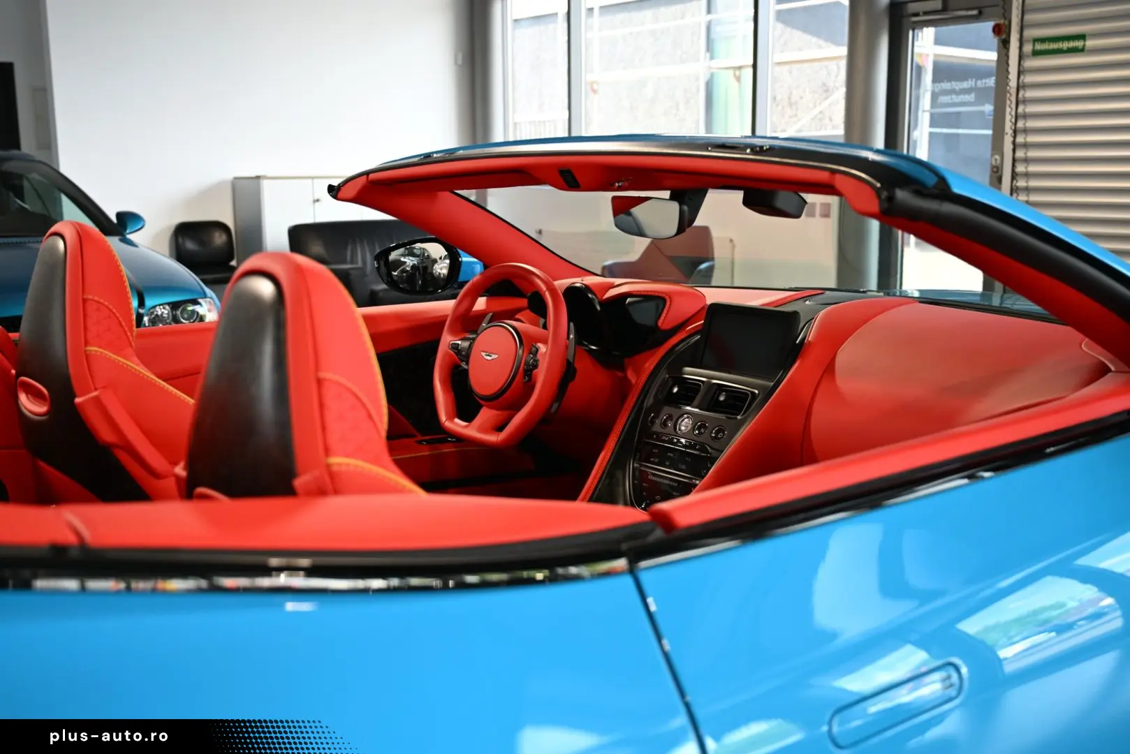 ASTON MARTIN DBS Volante   Elwood Blue-Vivid Red   Titan-AGA