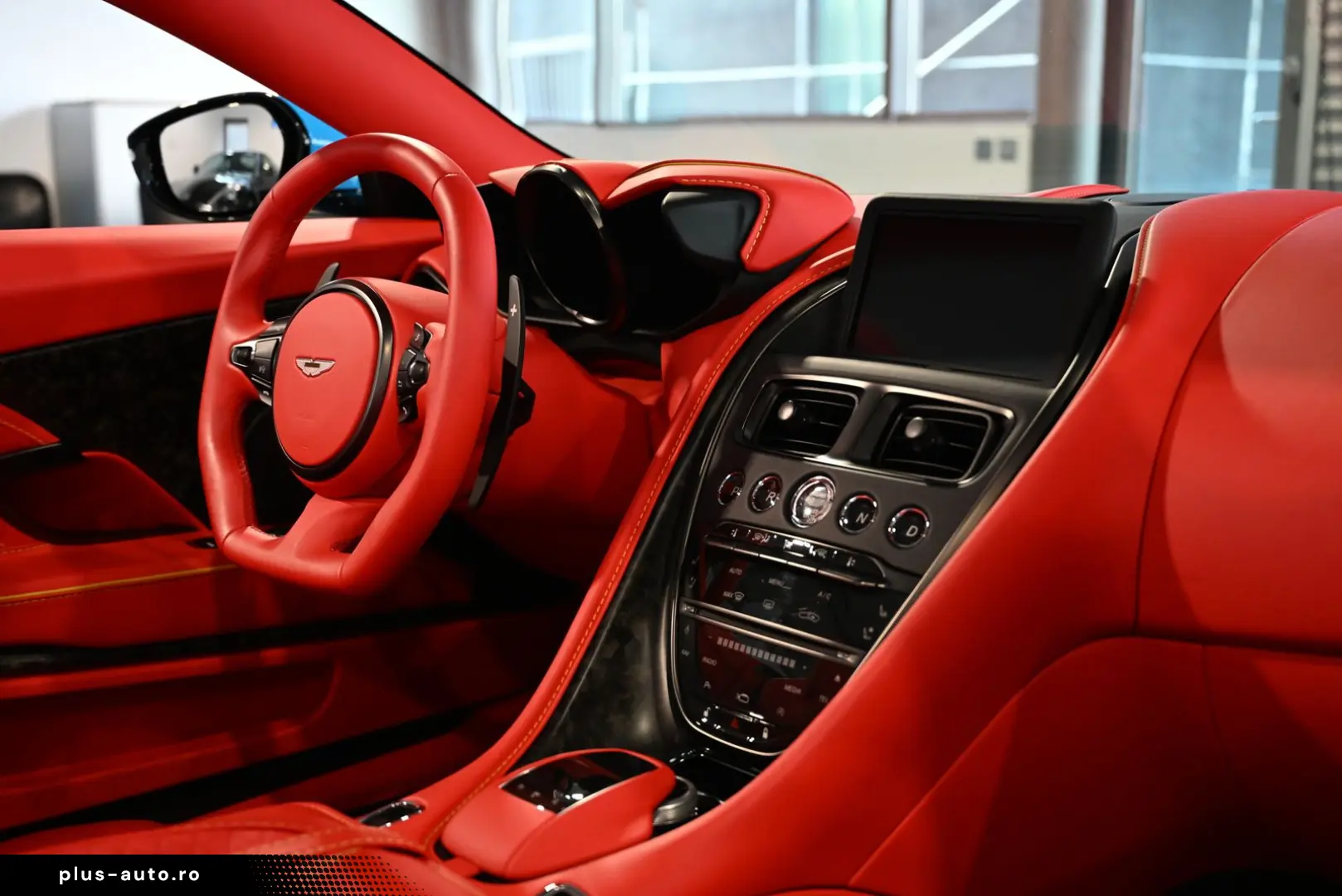 ASTON MARTIN DBS Volante   Elwood Blue-Vivid Red   Titan-AGA