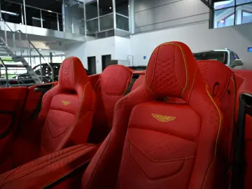 ASTON MARTIN DBS Volante   Elwood Blue-Vivid Red   Titan-AGA