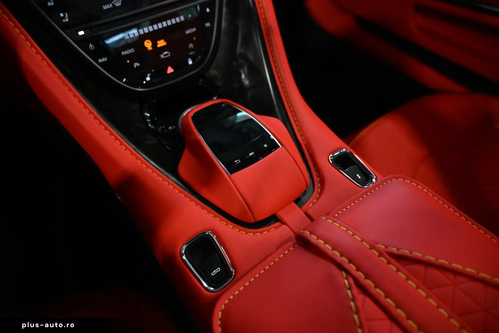 ASTON MARTIN DBS Volante   Elwood Blue-Vivid Red   Titan-AGA