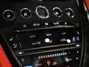 ASTON MARTIN DBS Volante   Elwood Blue-Vivid Red   Titan-AGA