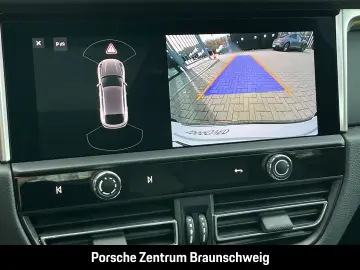 Porsche Macan air suspension  20-inch rearview camera  LED