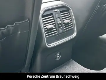 Porsche Macan air suspension  20-inch rearview camera  LED