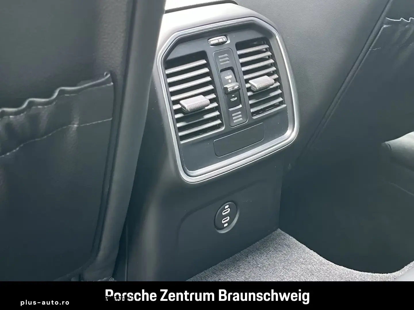 Porsche Macan air suspension  20-inch rearview camera  LED