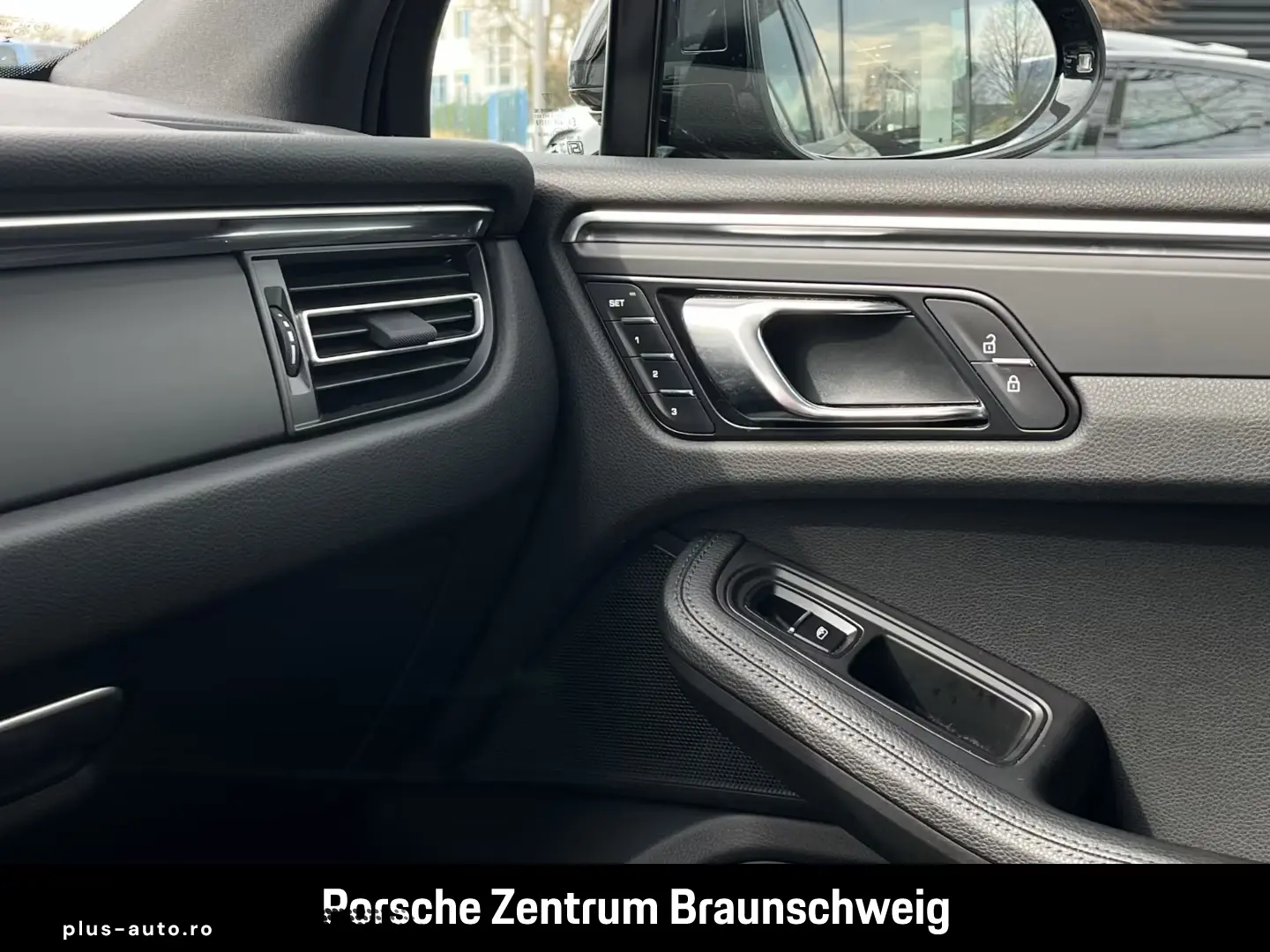 Porsche Macan air suspension  20-inch rearview camera  LED