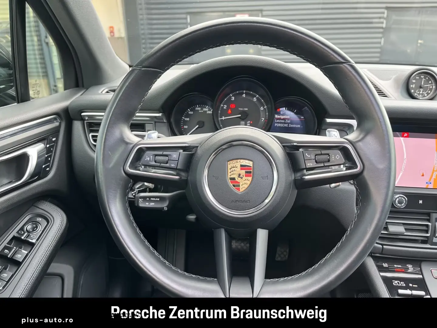 Porsche Macan air suspension  20-inch rearview camera  LED